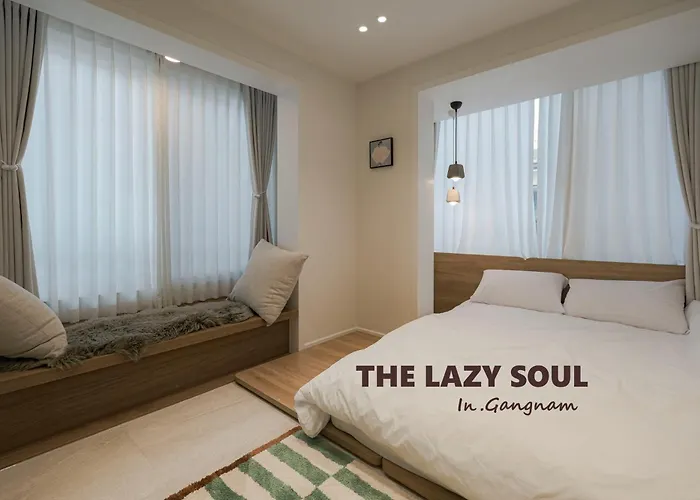 The Lazy 삼성중앙역 도보 3분 *